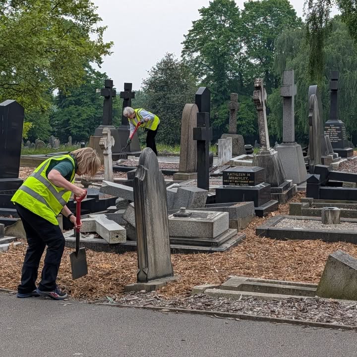 Friends of Hyde Park Cemetery